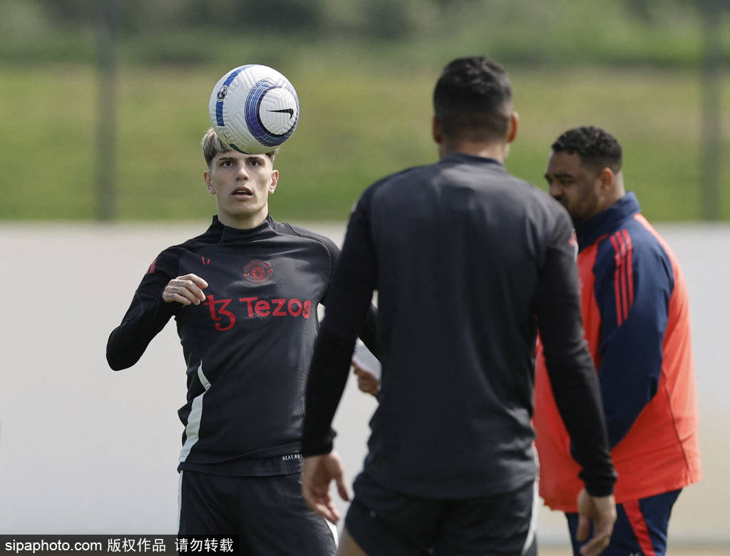 曼联地震！阿莫林当众宣判加纳乔“死刑”：滚去找下家！红魔未来何在？