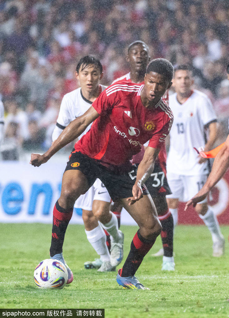 曼联新猎物浮出水面！尼日利亚射手公开示爱：加盟红魔是我的梦想